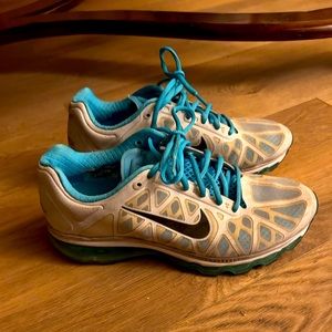 Nike Air Max Women’s Shoes sz 9.5 FTTS